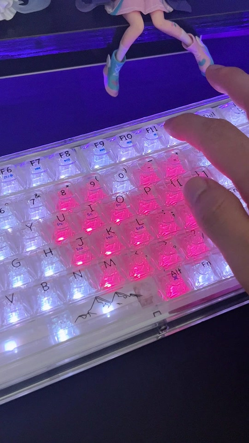 电脑键盘灯怎么换颜色