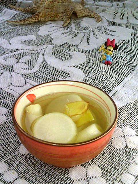 白萝卜和白菜根煮水喝截图