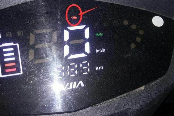 小刀电动车显示器不亮怎么办