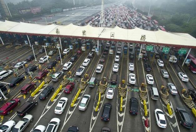 高速公路堵车收超时费怎么算