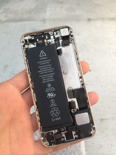 苹果刚换完后盖能摘皮筋吗