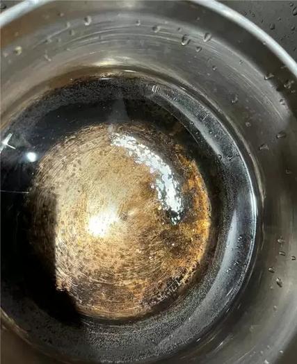 不粘锅涂层变黑怎么清洗