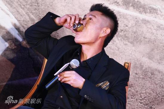 一饮而尽的意思截图