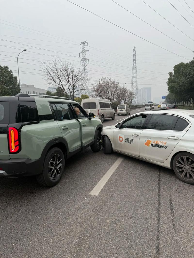 一辆车两班倒跑滴滴图标