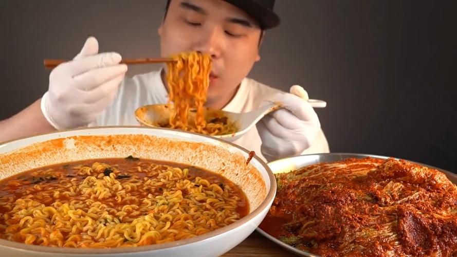 韩国大胃王吃播泡面缩略图