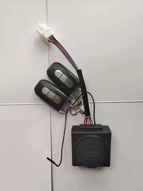 电动车报警器自动上锁