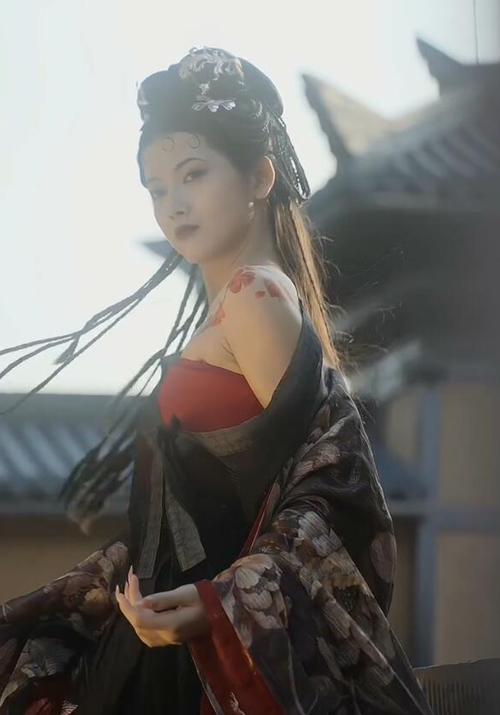 春十三娘蓝洁瑛图标