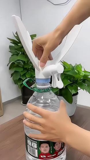 矿泉水瓶支架自制缩略图