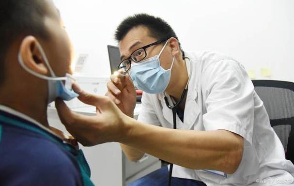 单侧鼻孔经常流鼻血是白血病吗游戏截图