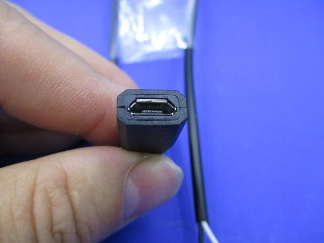 micro-usb充电口