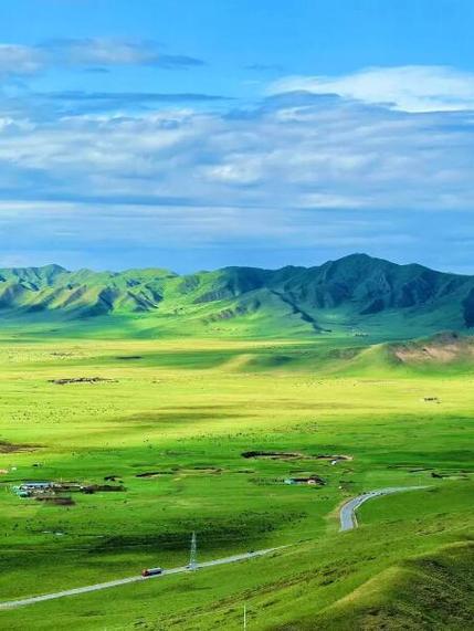 高德地图一大片绿色草原吗