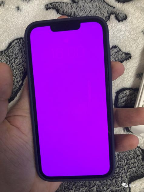 手机屏上出现紫色的是什么原因