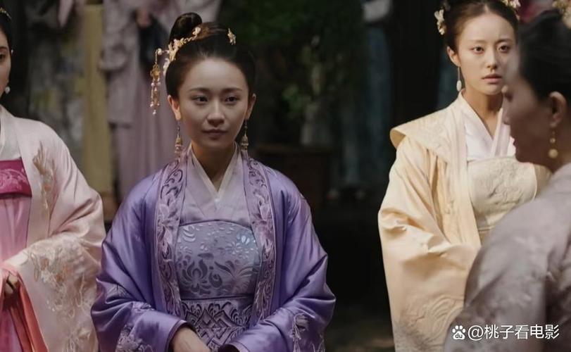 皇帝临幸臣妻(1v1)笔趣游戏截图