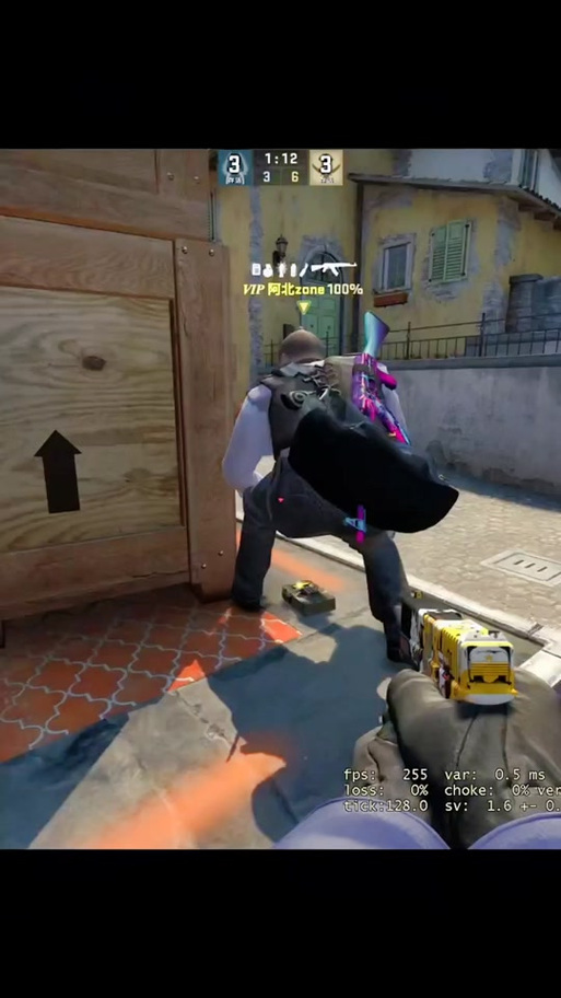 csgo走动的时候手往后缩