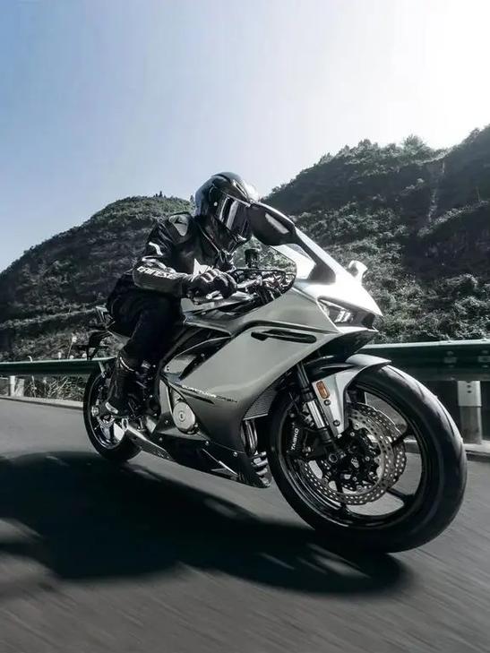 26款凯越450rr曼岛