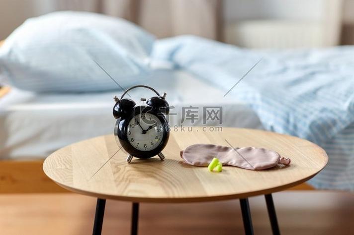 戴耳塞怎么听闹钟