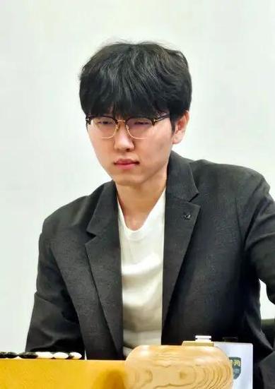绝艺让2子vs申真谞