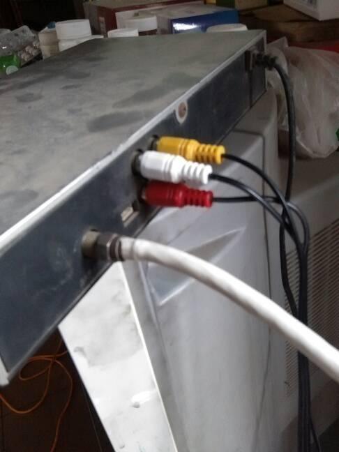 小锅盖怎样接多个电视截图