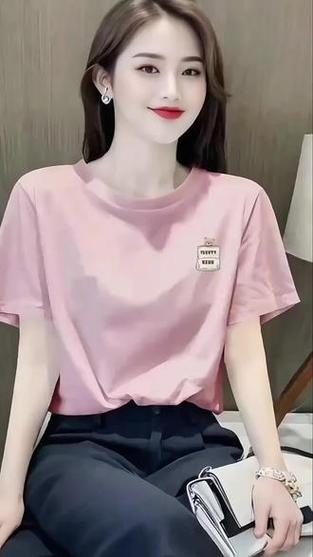 溜肩女生穿什么t恤