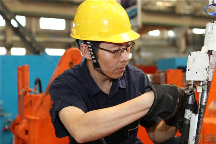 手机充电接口内陷怎么弄出来