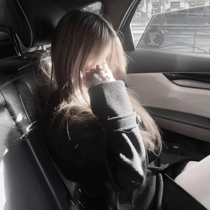 特别有质感的复古女生头像