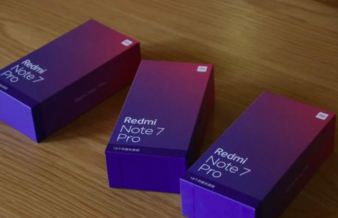 红米note7pro插充电器可以开机