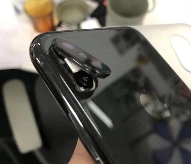 iPhoneX前置摄像头模糊