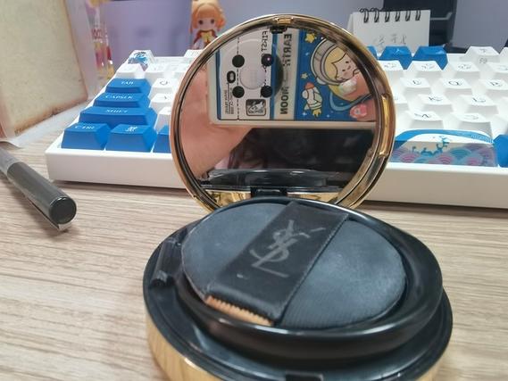 用摄像头拍手机屏幕有红点