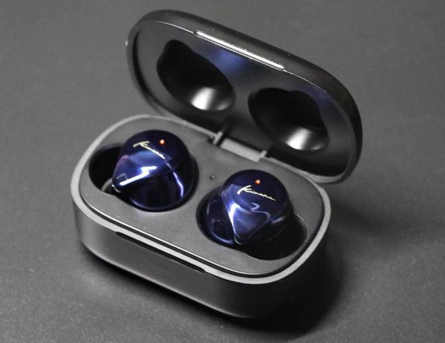 蓝牙耳机充电中可以使用吗