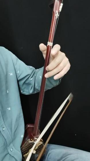 二胡拨弦示范视频