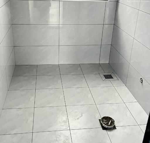 地砖铺卫生间会不会滑缩略图