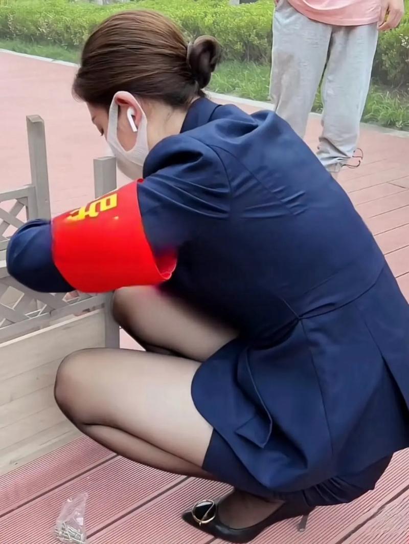 巡查员衣服怎么搭配截图
