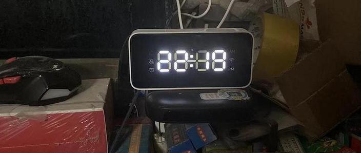 电子闹钟怎么关闭灯光