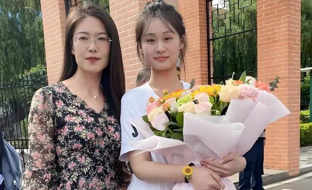 陪女儿高考截图