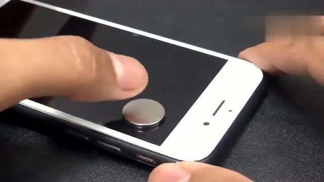 手机背面能不能粘个磁铁