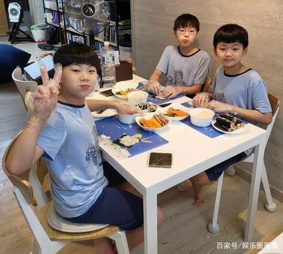 韩国三胞胎宋民国的综艺节目