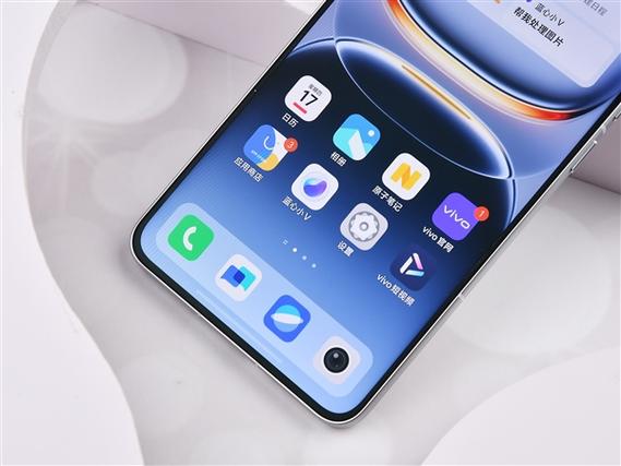 Q10珠峰屏是顶级屏吗