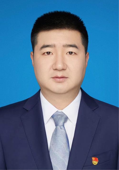 临潭县何晓东个人简历
