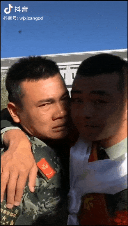 退伍带着兄弟去港岛的小说图标
