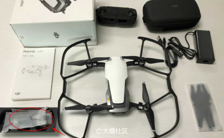 大疆air遥控器怎么充电