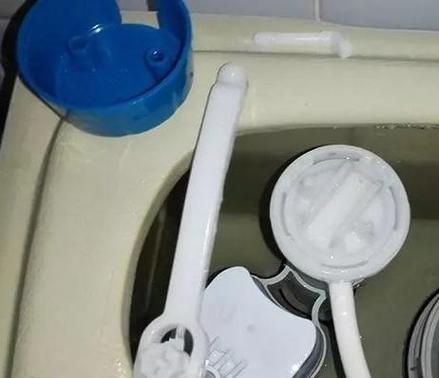 马桶水阀关不住一直在流