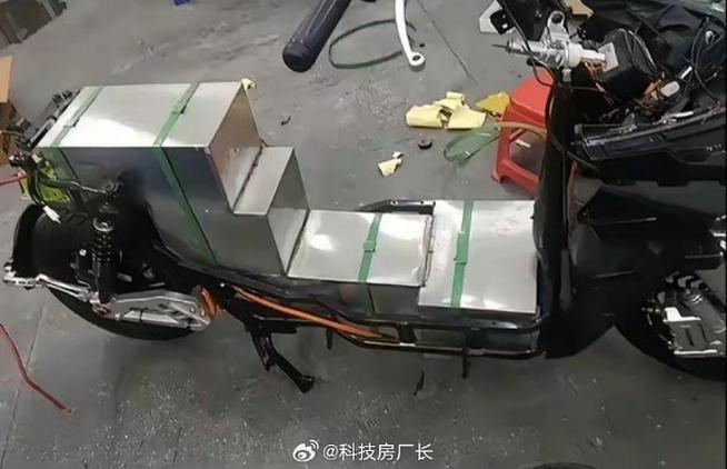 电动车加装锂电池视频