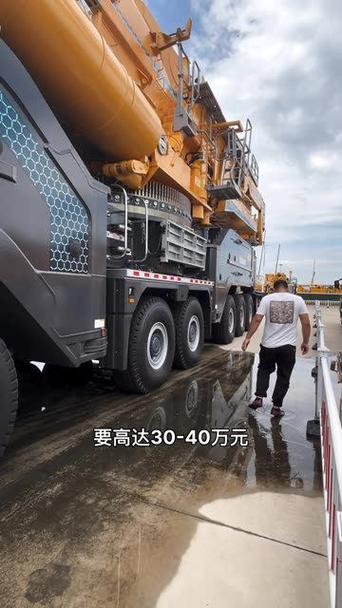 全球吊车最大多少吨