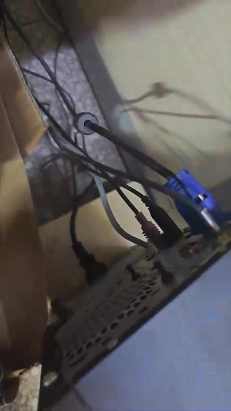 电脑主机电源键不亮不开机截图