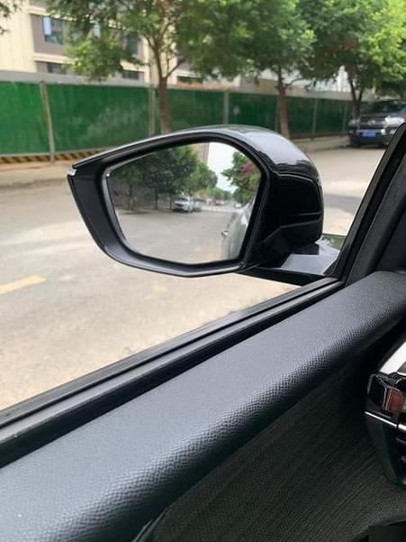 倒车镜与后视镜