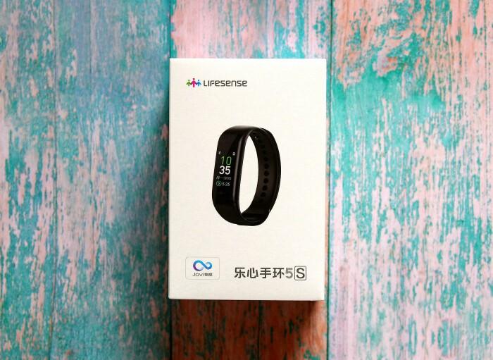 乐心手环怎么开机键在哪里