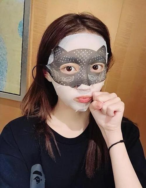 女生在敷面膜我该说什么呀