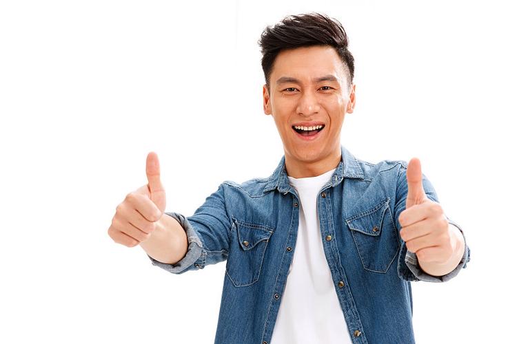男人发竖大拇指是爱吗