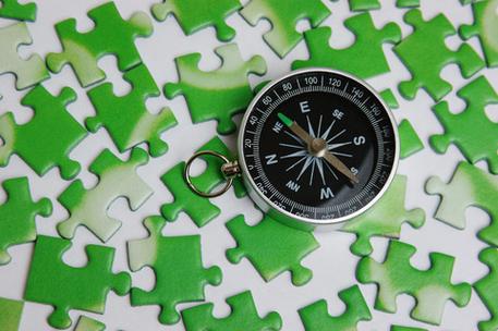 指南针的针永远指着什么方向截图