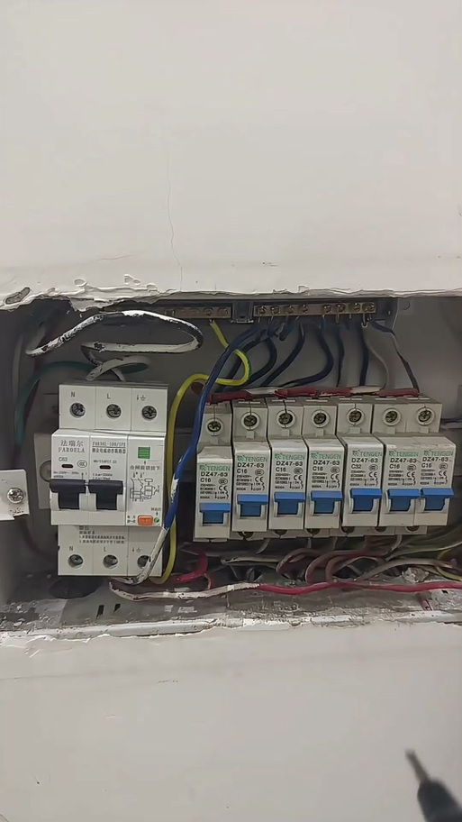 电总闸可以随便关吗